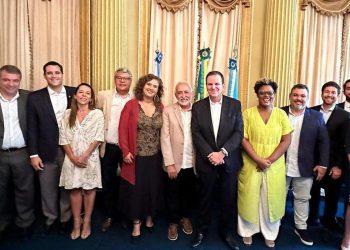 Prefeito do Rio dá posse a novos secretários e dirigentes municipais