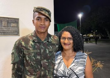 Jovem de comunidade rural se destaca como atirador durante formação no Exército em Cruzeiro do Sul