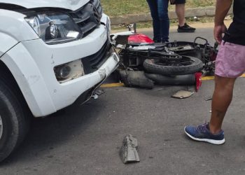 Acidente entre Caminhonete pra motocicleta e registrado próximo a granja carijó