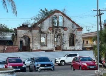 Casa dos Ruelas passa por avaliação técnica para definir futuro do patrimônio histórico em Cruzeiro do Sul