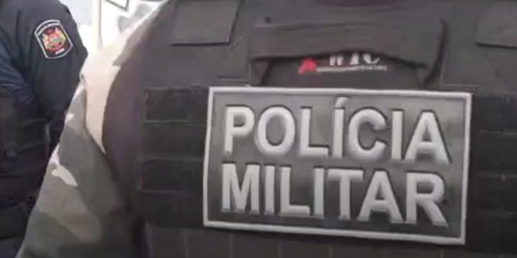 Homem é procurado após suspeita de furto de capacete em loja no centro de Cruzeiro do Sul