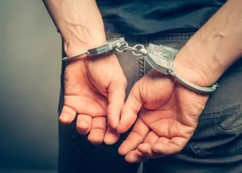 Na Várzea, após chegar bêbado e ameaçando família, homem é preso