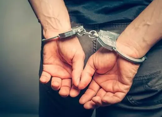 Na Várzea, após chegar bêbado e ameaçando família, homem é preso
