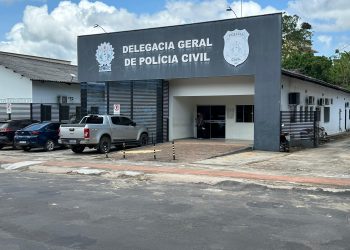 Homem é preso após agredir irmã com ripa e fazer ameaças de morte em Cruzeiro do Sul