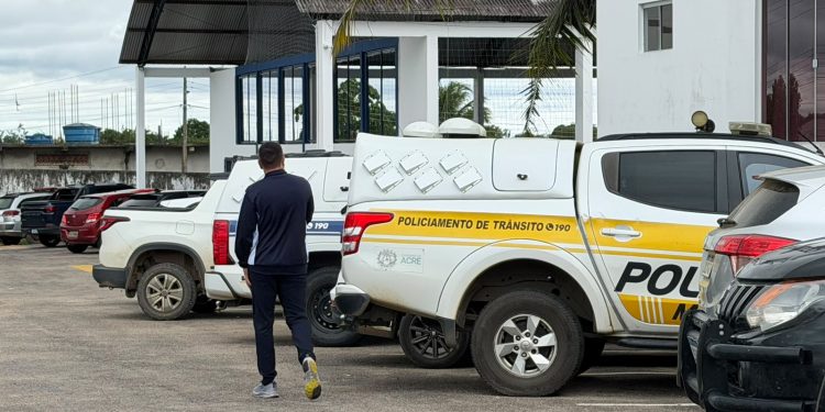 Homem é preso após agredir a própria mãe em Cruzeiro do Sul