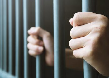 Invasão de propriedade e perturbação termina com suspeito sendo detido em Cruzeiro do Sul