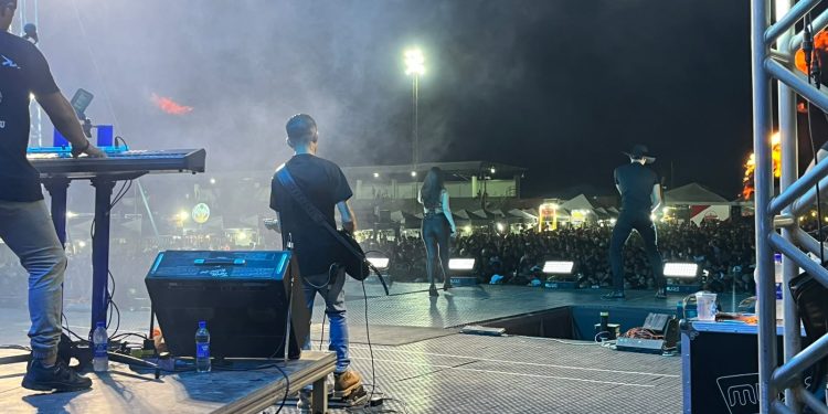 Igor Ferrari agita com noite de forró e muita animação em Mâncio lima