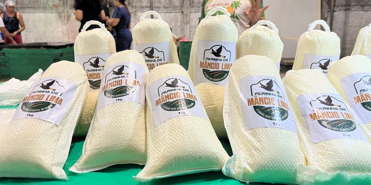 Festival do Coco destaca a força da produção de farinha no interior do Acre