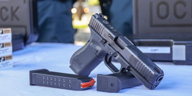 PM treina mais de 200 policiais do 6º Batalhão para uso de novas pistolas Glock em Cruzeiro do Sul