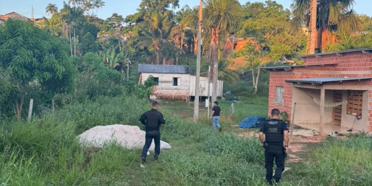 Polícia Civil prende investigado por homicídio e cumpre buscas contra suspeitos em Cruzeiro do Sul