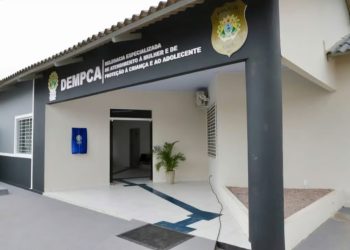 Mulher relata que foi enforcada em discussão e marido é preso em Cruzeiro do Sul