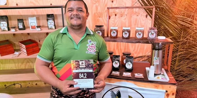 Do campo para o festival: Café Beija-Flor mostra força da agricultura familiar de Mâncio Lima