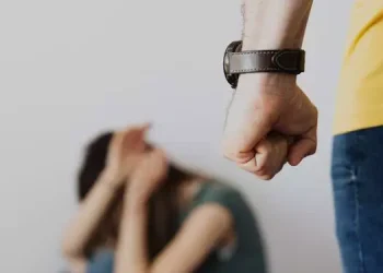 Mulher é resgatada após denunciar agressões e ameaças de morte do marido em Cruzeiro do Sul