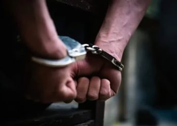Jovem é preso após ameaçar matar familiares em Cruzeiro do Sul