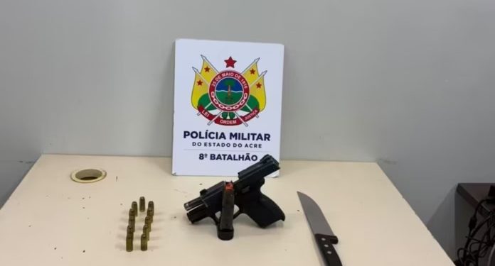 Homem armado invade escola em Sena Madureira, ameaça alunos e tenta atirar contra policiais