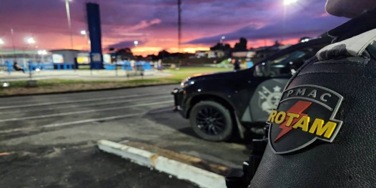 Dois adolescentes são apreendidos após motorista de aplicativo ser ameaçado durante corrida em Cruzeiro do Sul