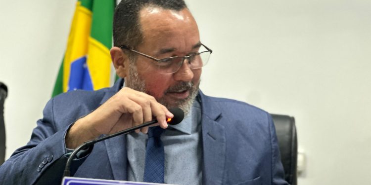 Elter Nóbrega é reeleito presidente da Câmara de Cruzeiro do Sul por unanimidade