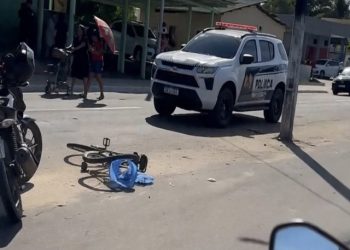 Motocicleta e bicicleta se envolvem em acidente próximo ao Posto Japiim, em Mâncio Lima