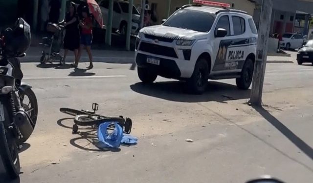 Motocicleta e bicicleta se envolvem em acidente próximo ao Posto Japiim, em Mâncio Lima