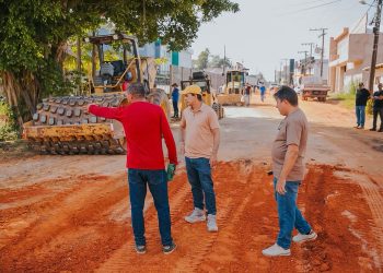 Prefeitura de Cruzeiro do Sul prepara novo trecho da Avenida Copacabana para receber asfalto