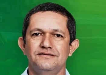 Prefeito de Rodrigues Alves não paga salário de professores há 4 meses: “Vai matar de fome”
