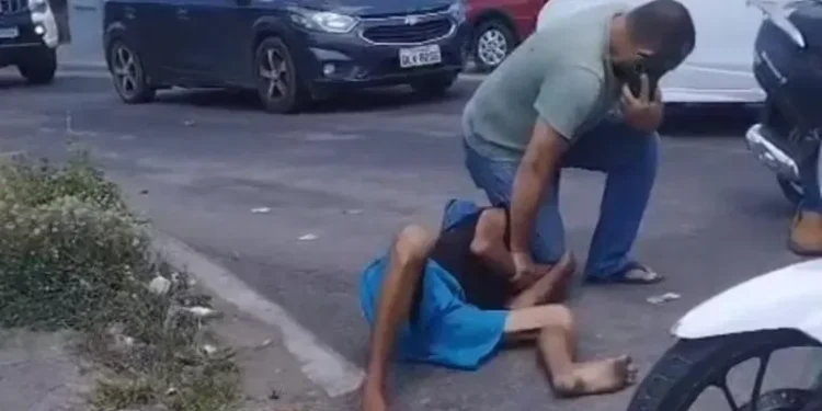 Ladrão é pego no flagra, roubando, e polícia é acionada em Cruzeiro do Sul